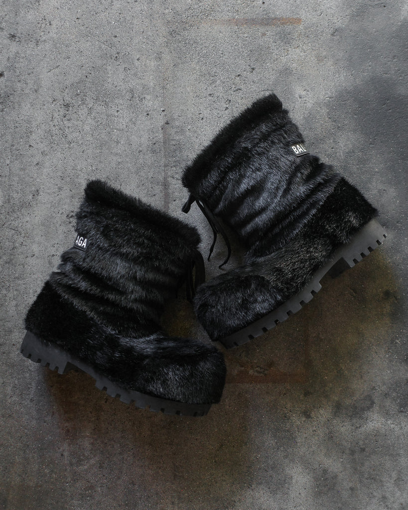 Balenciaga FW24 Alaska Fur Boots – BLINDATE INC