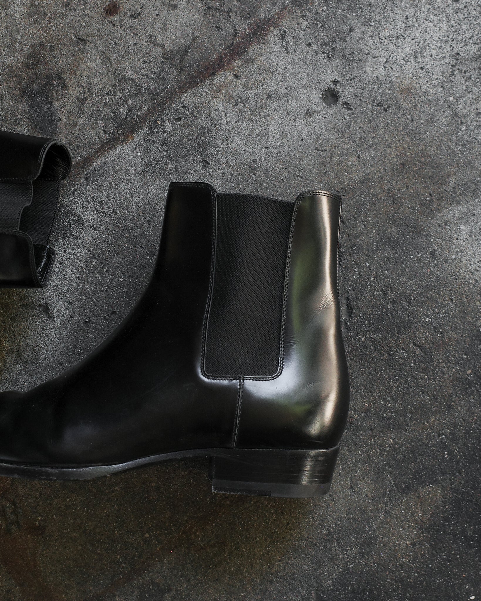 Saint Laurent Paris Wyatt Chelsea Boots