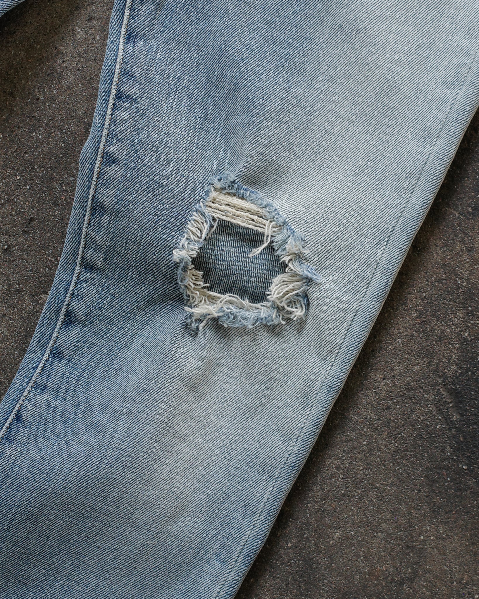 Saint Laurent Paris 2015 D05 Knee Blowout Denim