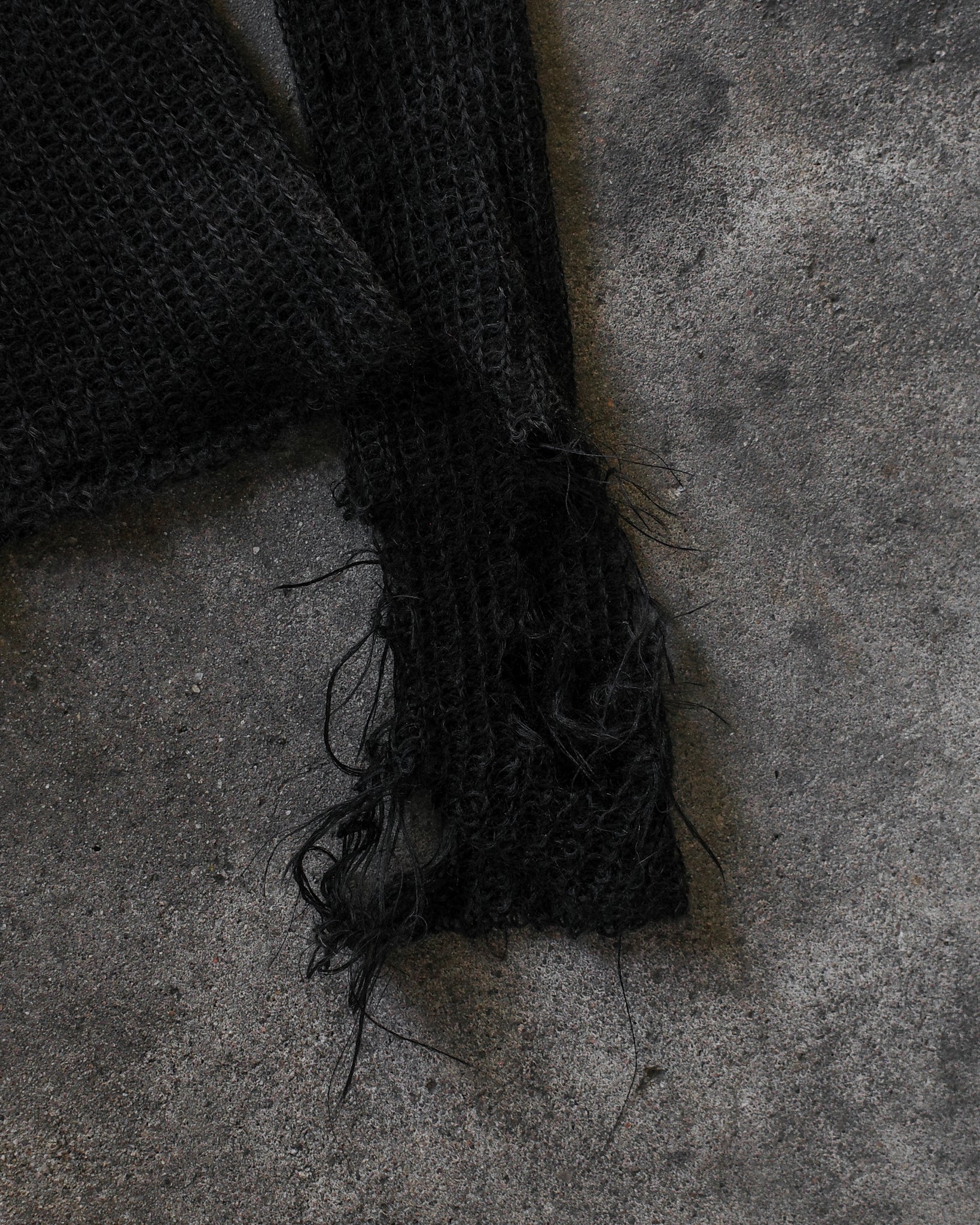 Number (N)ine SS04 Distressed Knit – BLINDATE INC